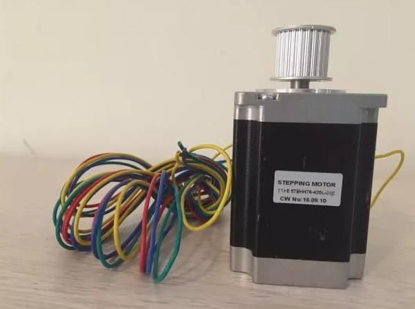 Шаговый двигатель 57BHH76-420L-26C 3M